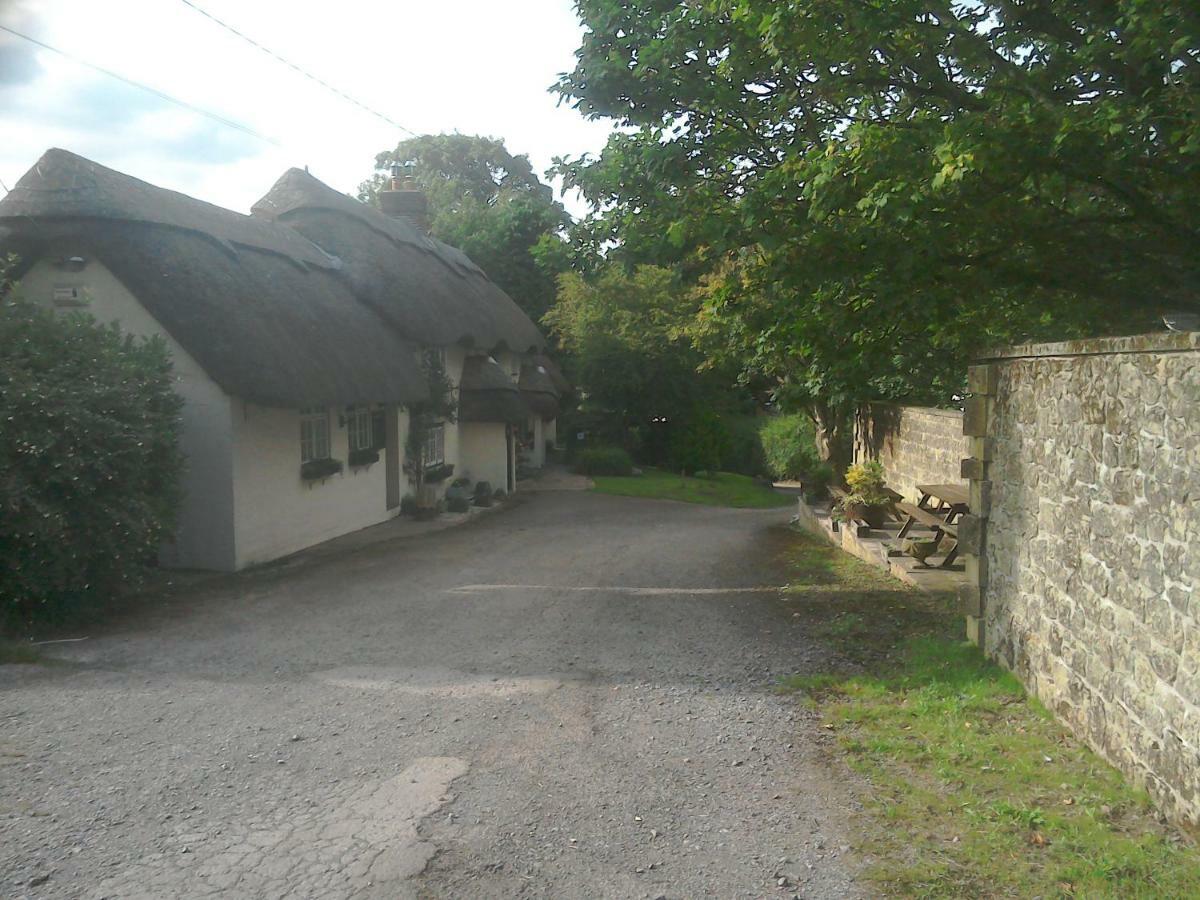 The Crown Inn Alvediston Exterior photo