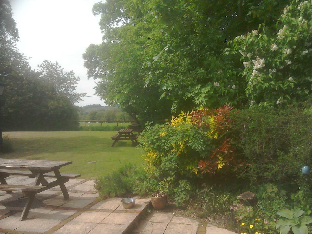 The Crown Inn Alvediston Exterior photo